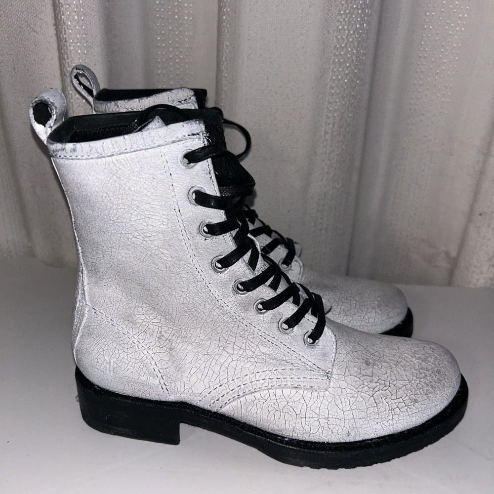 NWT Frye Veronica Womens Combat Boots Booties Crackled Distressed Leather 5.5B